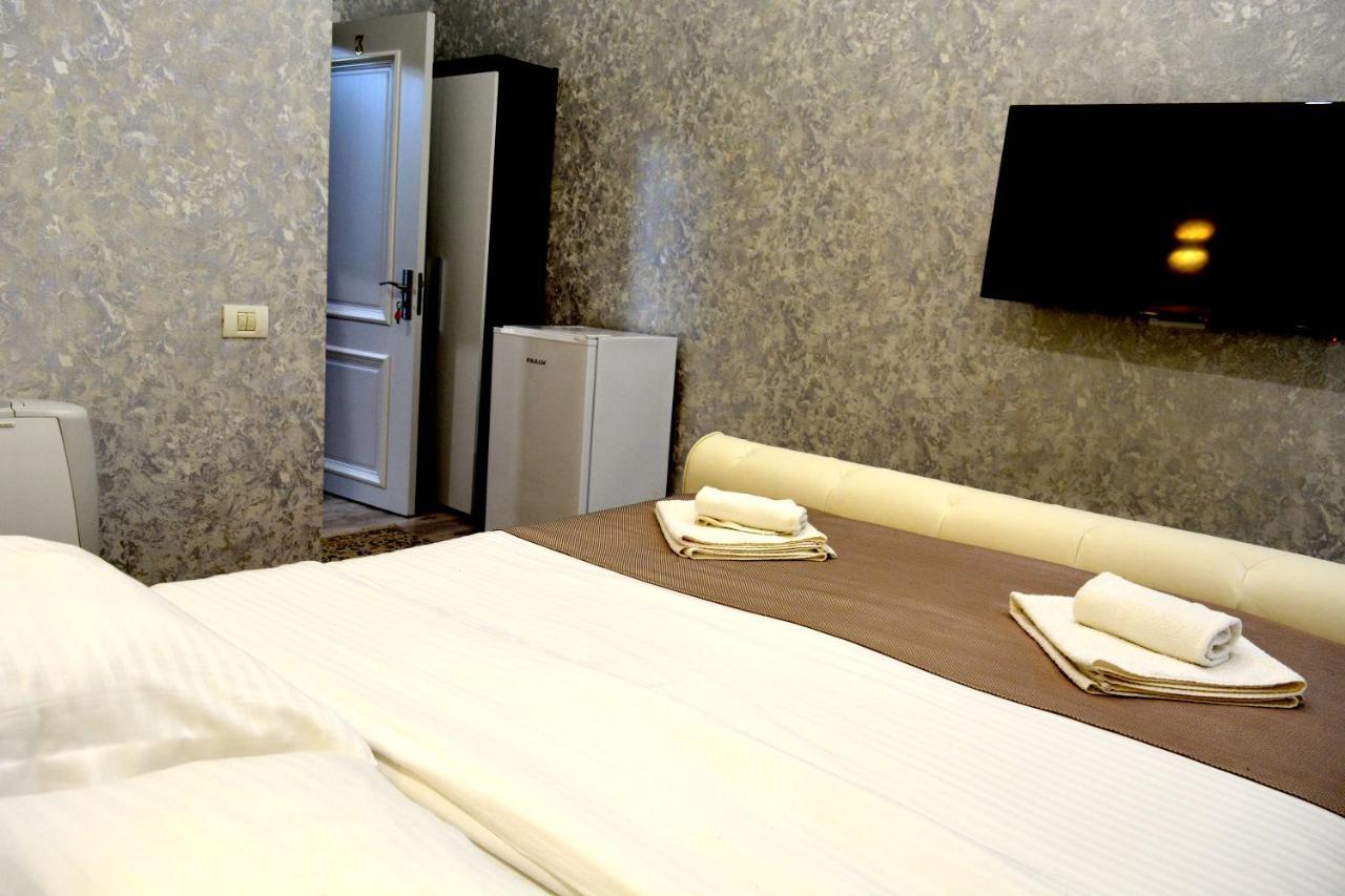 Arizet Boutique Mamaia Hotel Buitenkant foto