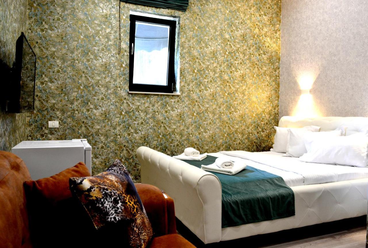 Arizet Boutique Mamaia Hotel Buitenkant foto