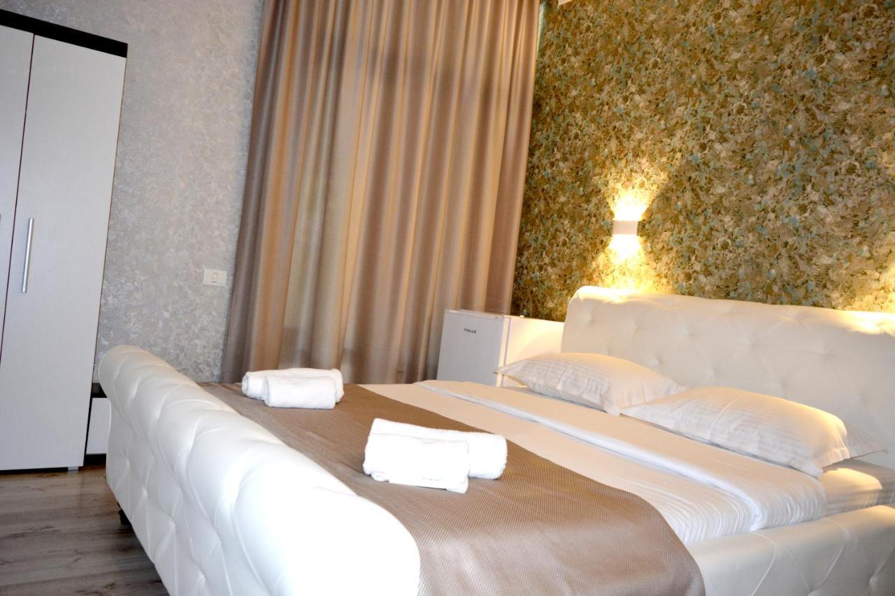 Arizet Boutique Mamaia Hotel Buitenkant foto