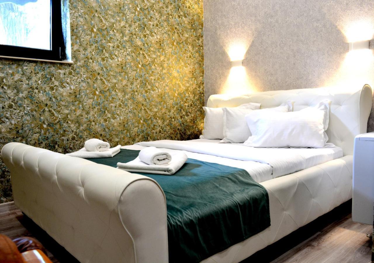 Arizet Boutique Mamaia Hotel Buitenkant foto